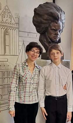 От всей души поздравляем Василия Круглова и его преподавателя К.Ю.Каграманову!